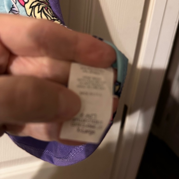 Cute top with ruffle short sleeves. - Picture 4 of 4